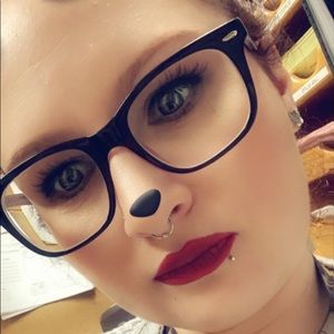 Meet your Posher, Brooke